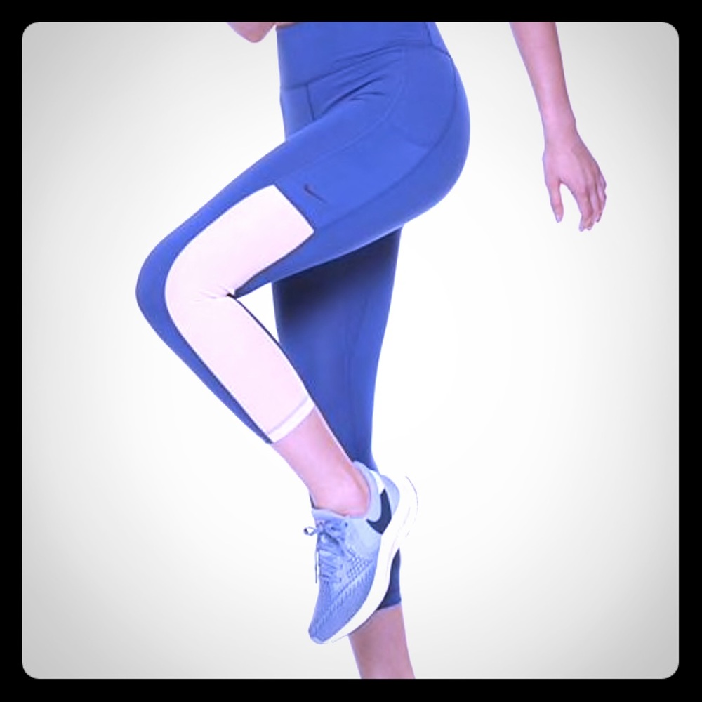 NIKE Tight Fit Blue Nike leggings {Size X-Large) - Picture 2 of 3